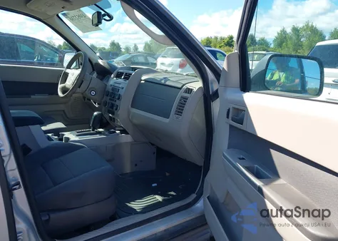 2009 Ford Escape Hybrid Limited z USA, uszkodzony, nr VIN 1FMCU49309KA49573